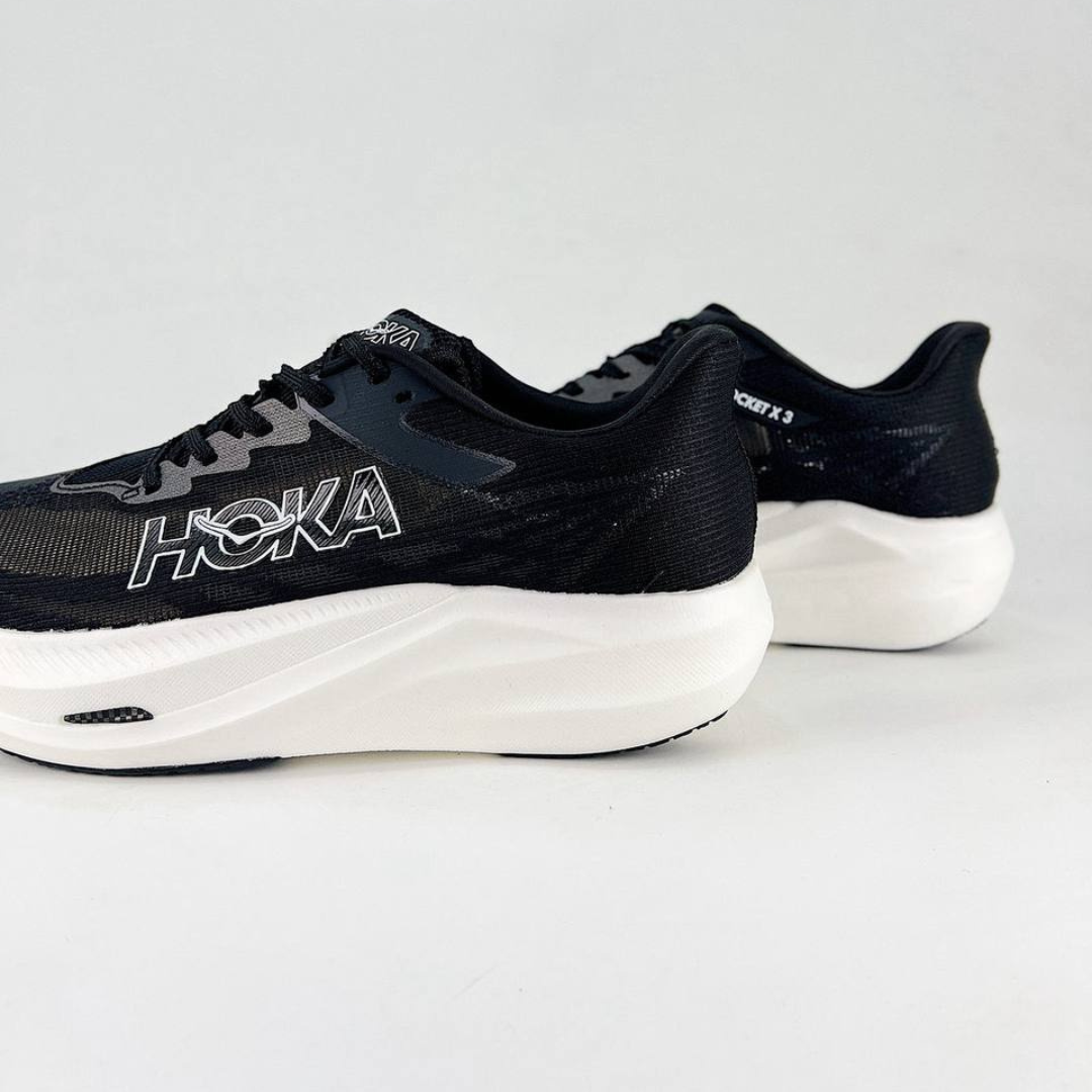 Hoka Rocket X 3 Unissex - Preto/Branco