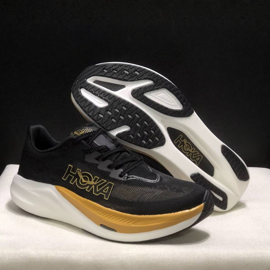 Hoka Rocket X 3 Unissex - Preto/Dourado