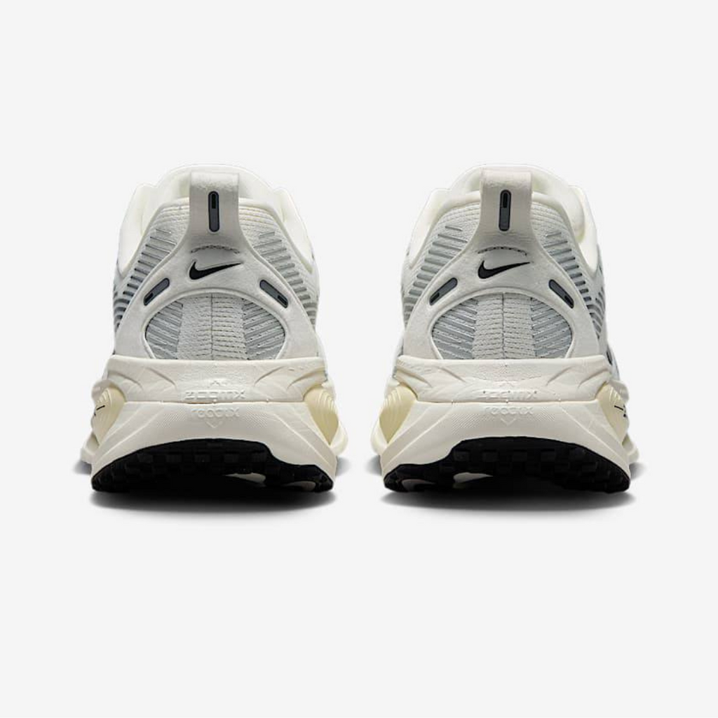 Nike Vomero 18 - Branco/Bege