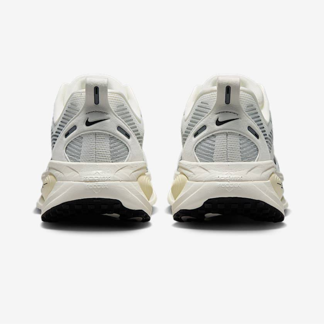 Nike Vomero 18 - Branco/Bege