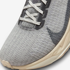 Nike Invincible Run 3 - Cinza/Preto