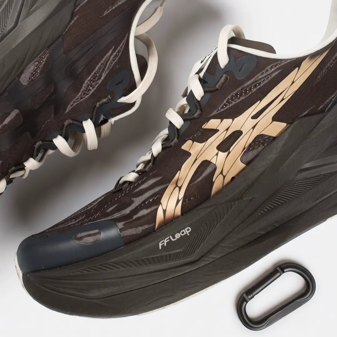 Asics Superblast 3 BT by Blacktoes