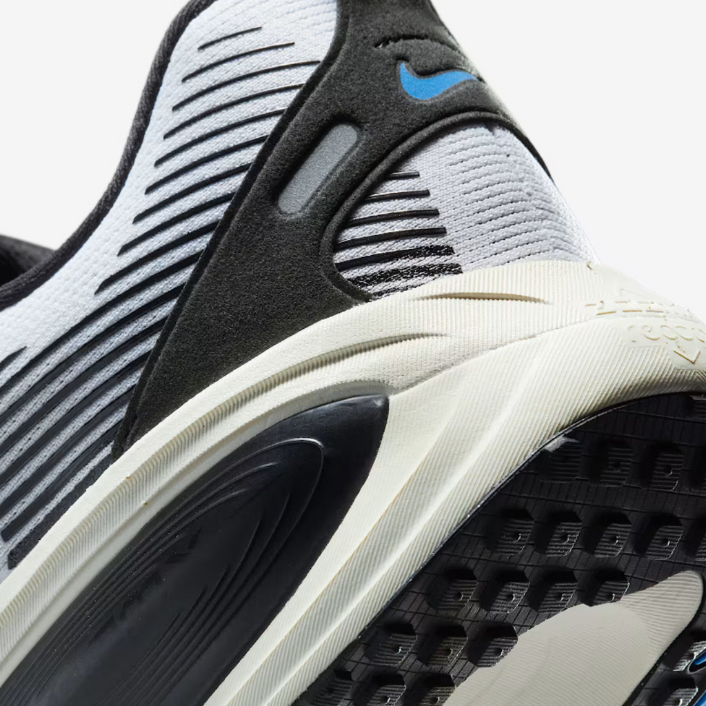 Nike Vomero 18 - Branco/Photoblue