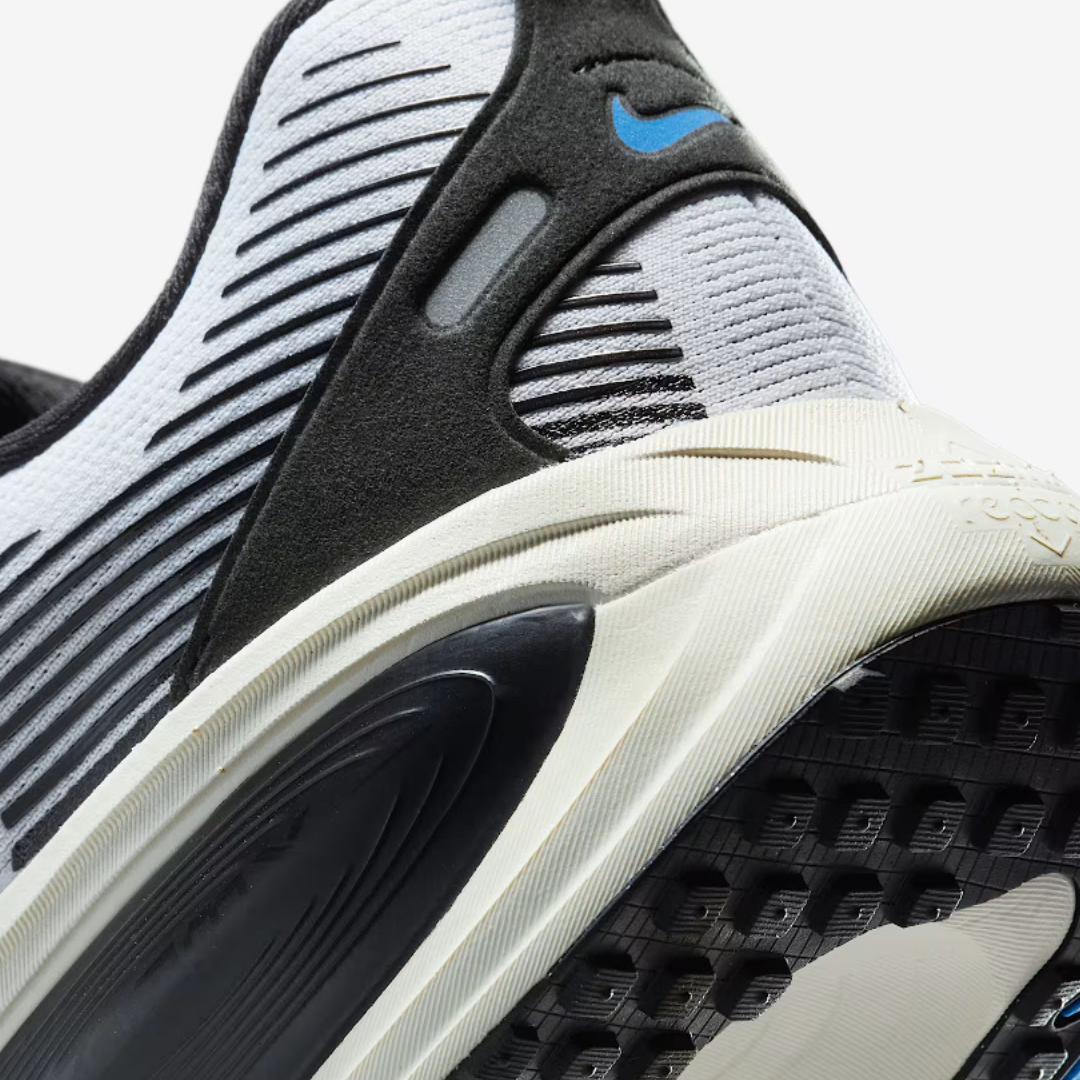 Nike Vomero 18 - Branco/Photoblue