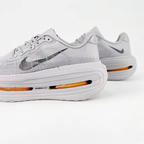 Nike Vomero Premium - Cinza/Laranja