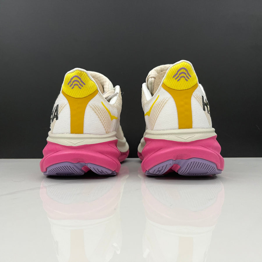 HOKA Clifton 9 Branco e Rosa – imagem 4 de 6