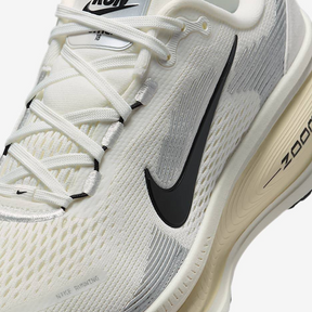 Nike Vomero 18 - Branco/Bege