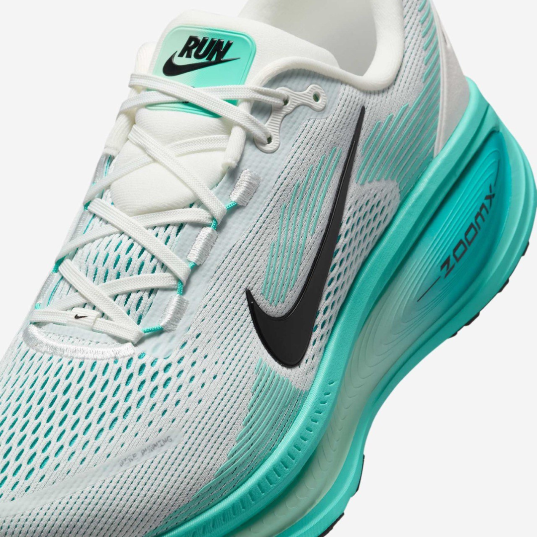 Nike Vomero 18 - White/Dusty Cactus