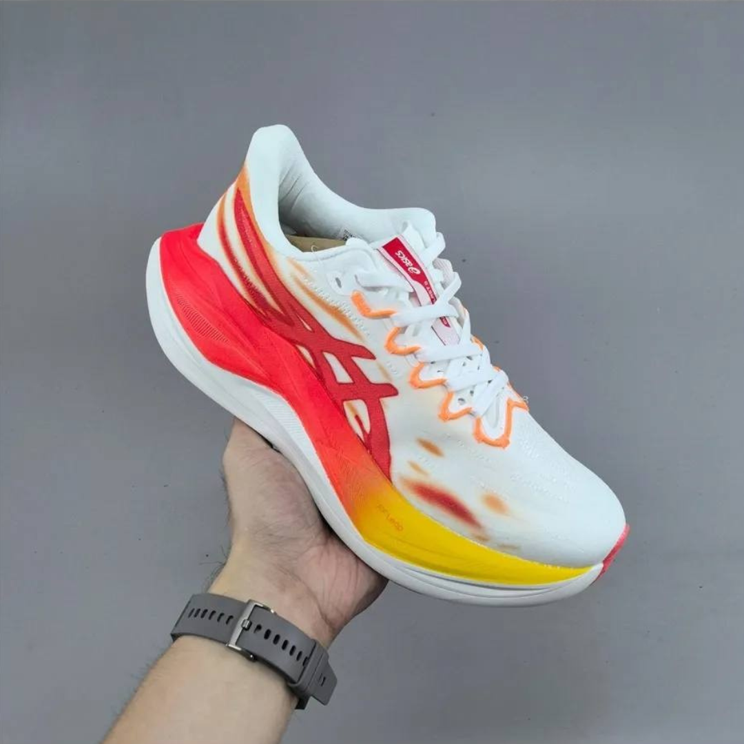 Asics Superblast 3 - Unissex - Branco/Laranja