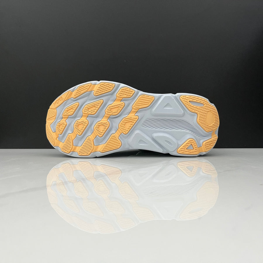 HOKA Clifton 9 Amarelo e Vermelho – imagem 6 de 6