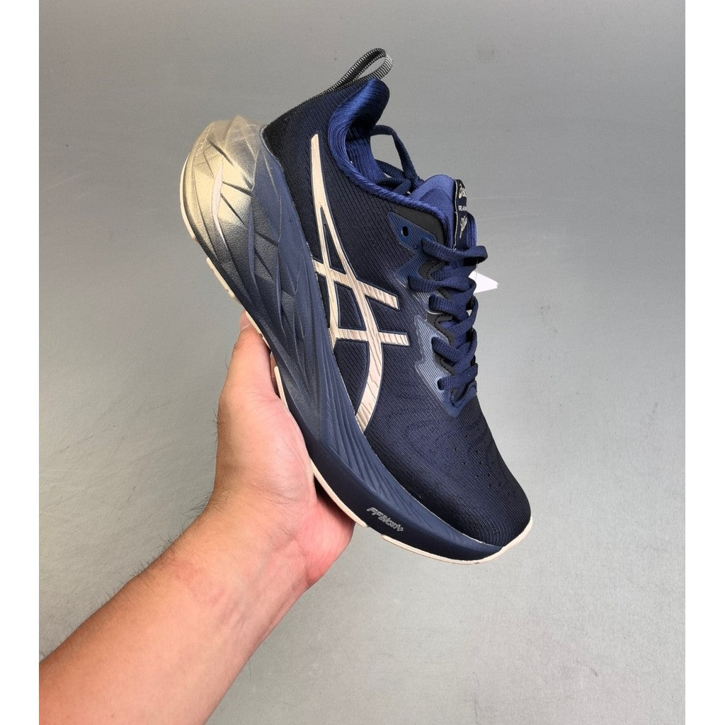 Asics Novablast™ 4 Platinum Azul Marinho Dourado