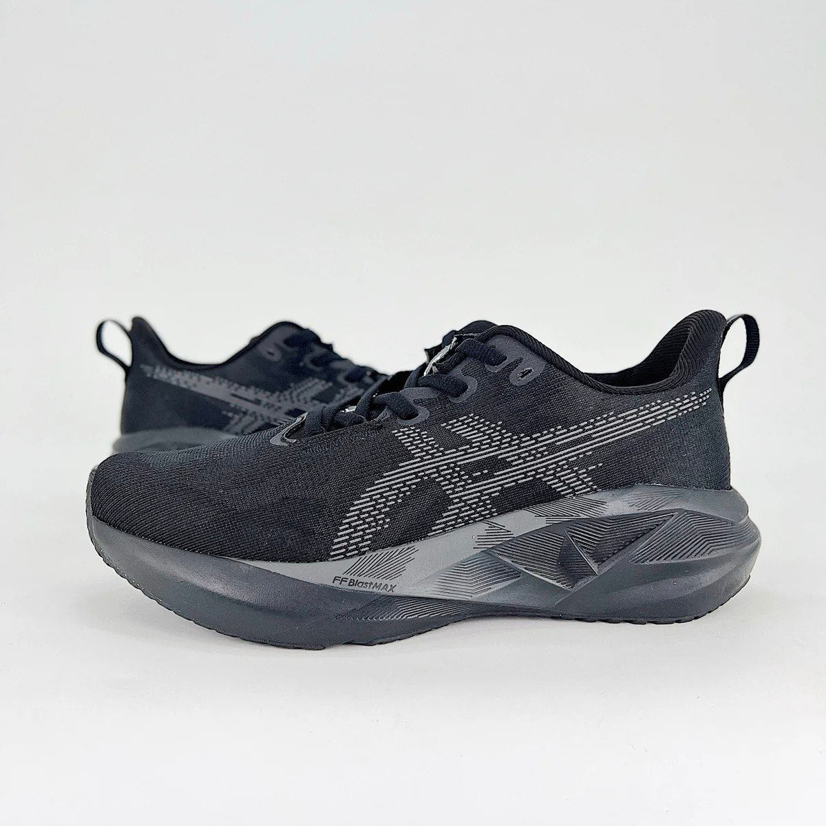 Asics Novablast 5 - Preto